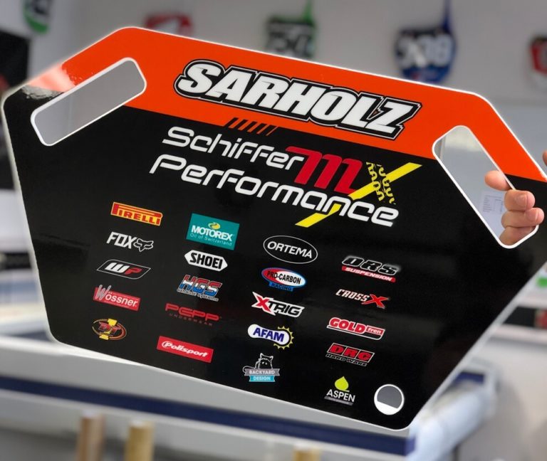 Anzeigetafel Motocross MX Pitboard Selbst designen custom dekor individuell gestalten anzeigetafel mechnaniker
